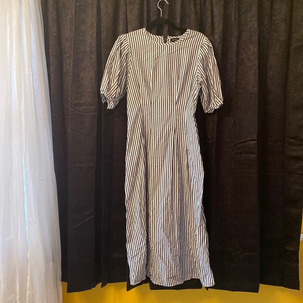 Black and White striped dress. Brand; Who What Wear Size; Small